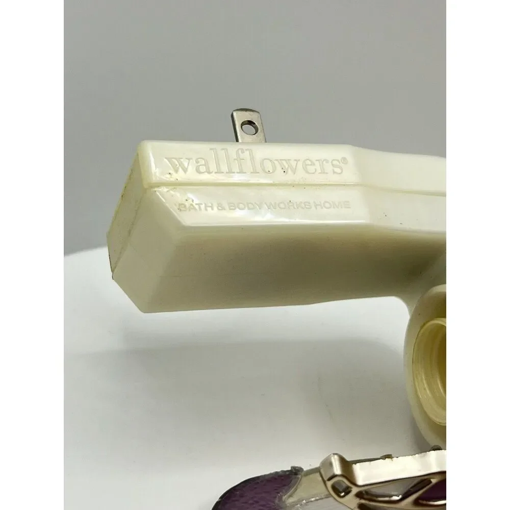 Bath & Body Works Purple White Stained Glass Pearl Leaf Light Plugin Wallflower